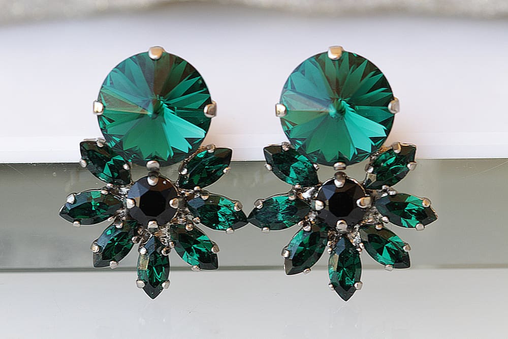 green-earrings-898sks-1.jpg